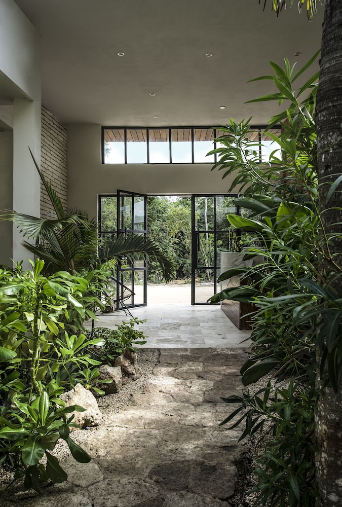 The Strabon Tulum 7/86