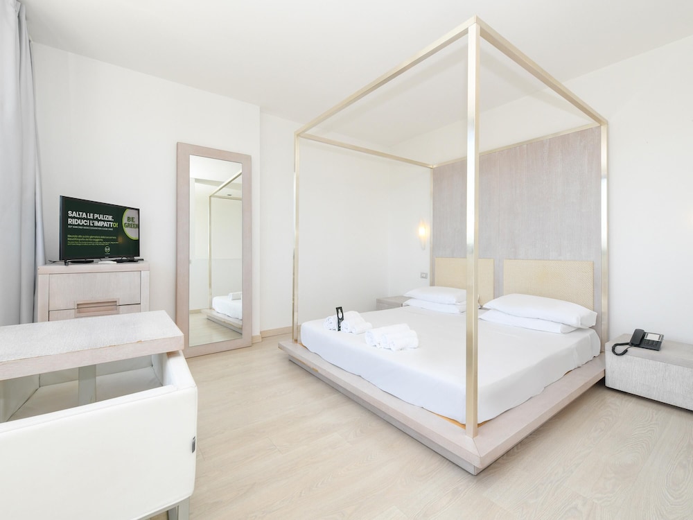 ROOM, DOUBLE BED, WITH VIEW