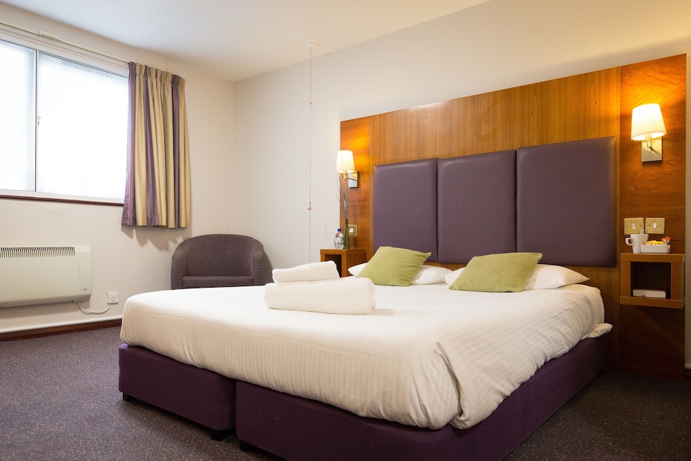 Hello Hotel 15/50
