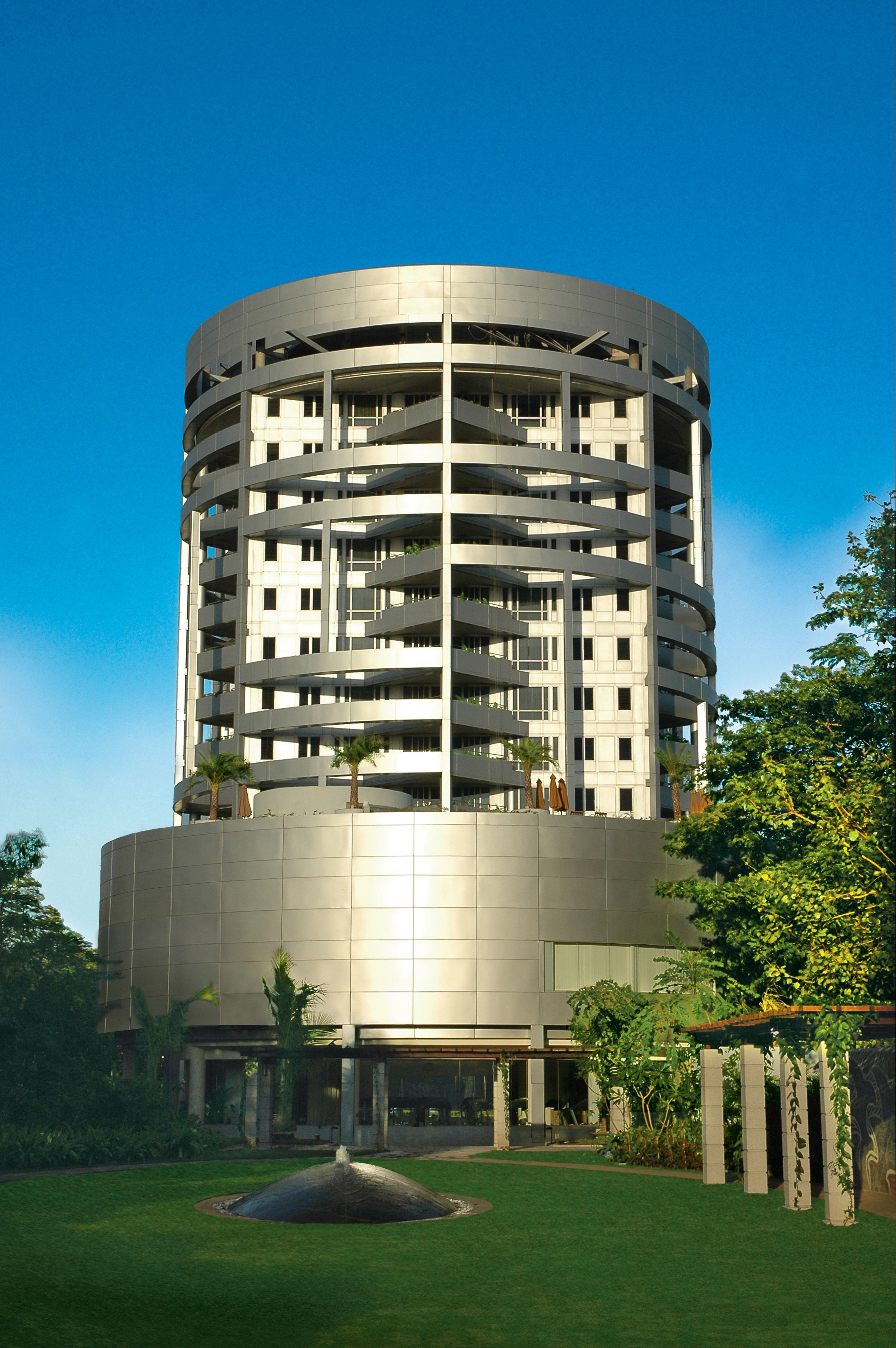 Taj Wellington Mews Luxury Residences 2/63