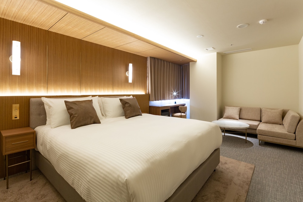 SUPERIOR, KING BED