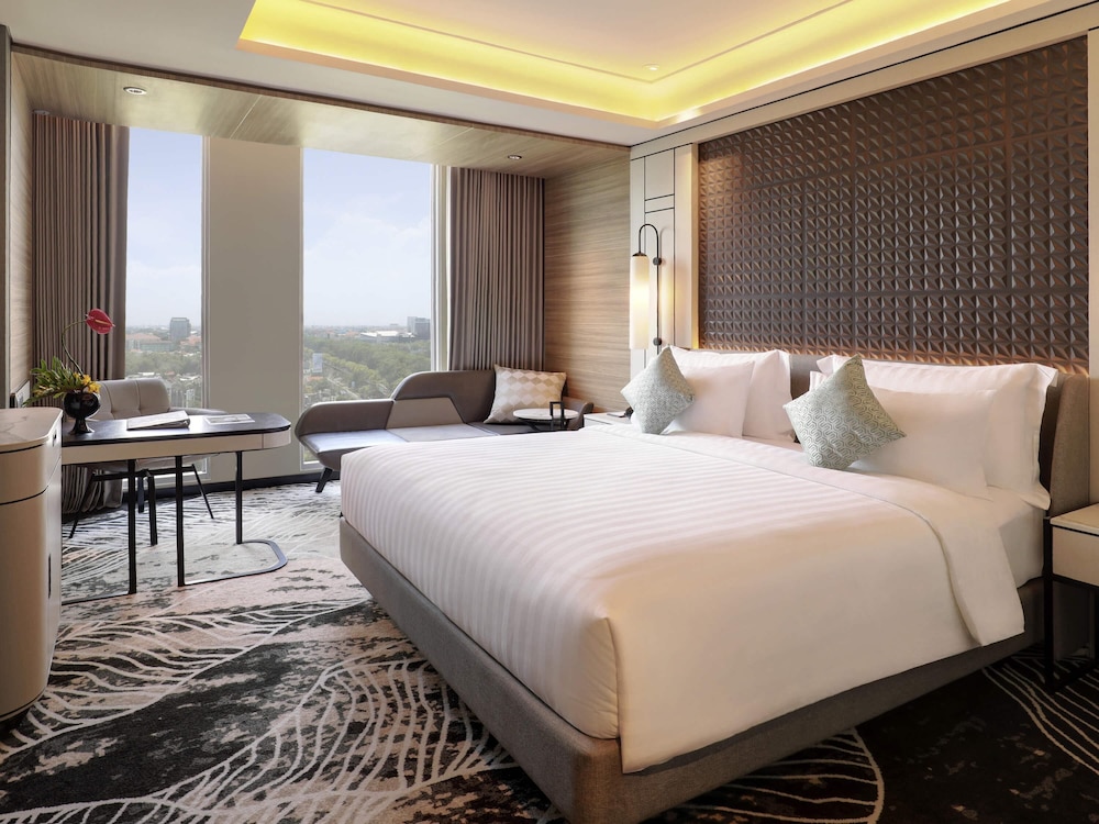 Movenpick Surabaya City 30/68