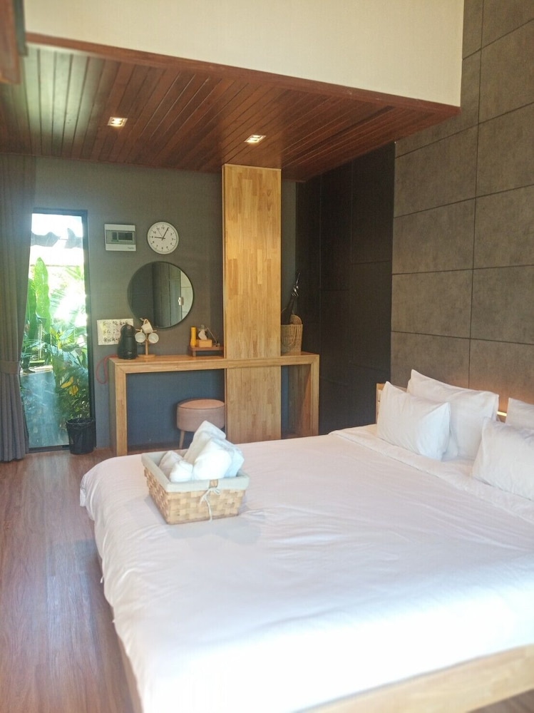 1 Bedroom, Signature, Cabin, King Bed, 2 Futon Beds, Plunge Pool
