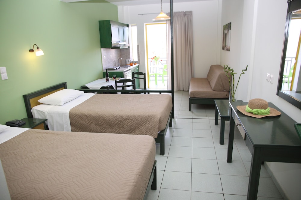 2 Bedrooms, Apartment, Double and Twin Beds, Mountain and Pool View, 2 Sofa