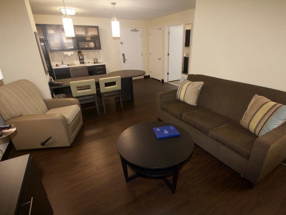 Candlewood Suites West Little Rock 39/62