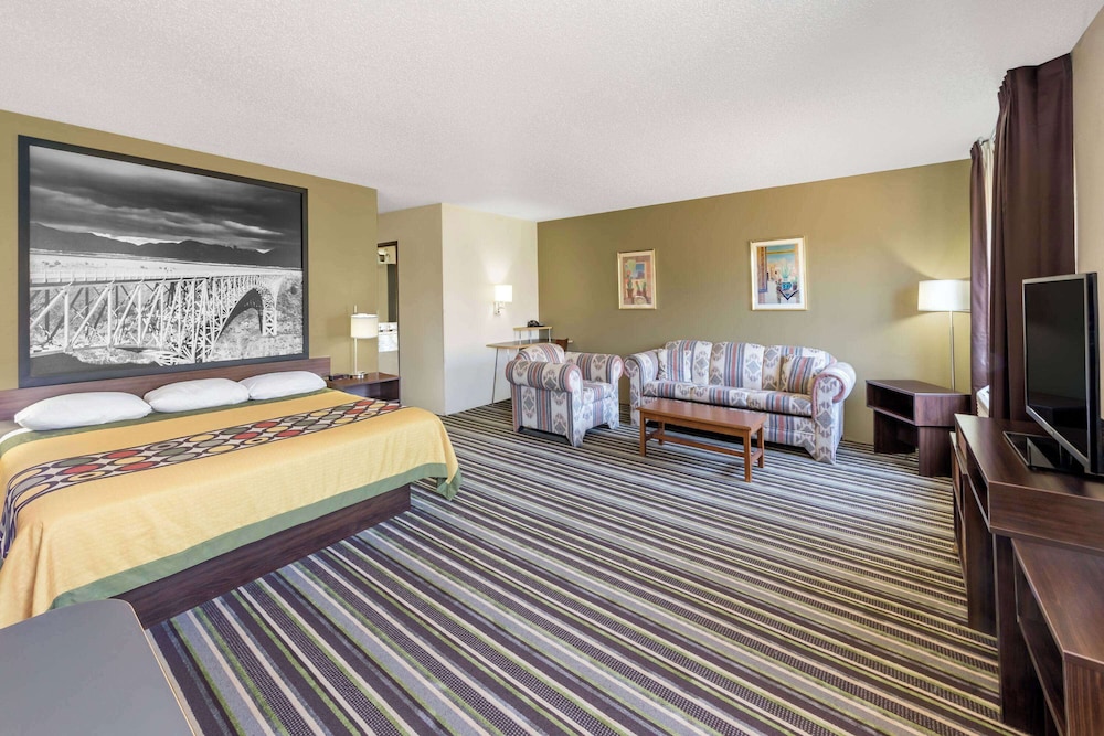 Studio, Suite, King Bed