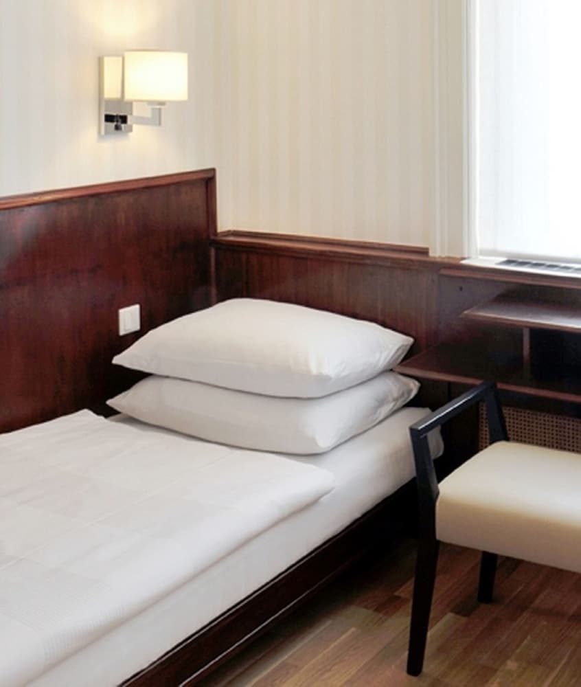 BASIC, SINGLE, SINGLE BED