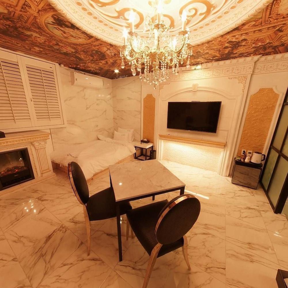 Ryn Boutique Hotel 13/18
