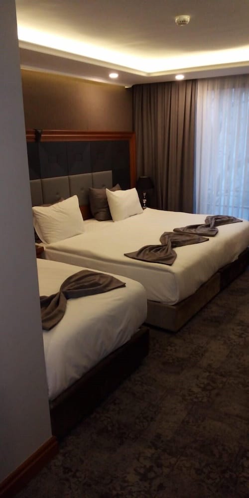 Four Seven Hotel 5/36