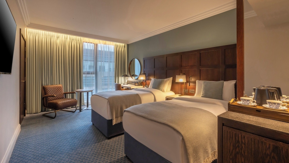 DELUXE, TWIN BEDS