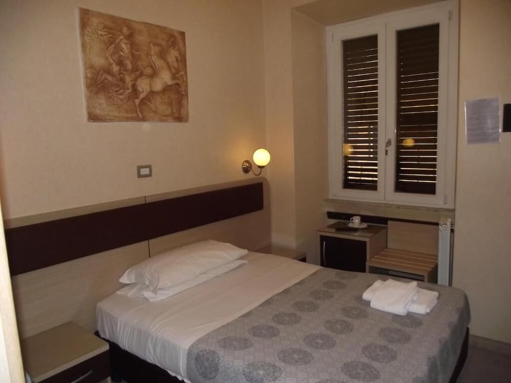 Elide Hotel 24/49