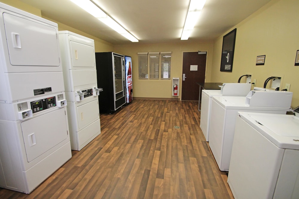 Studio 6 Corporate Extended Stay Amherst Buffalo NY 38/60