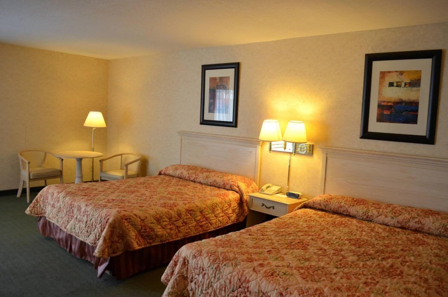 DELUXE, 2 QUEEN BEDS, PATIO, COURTYARD AREA