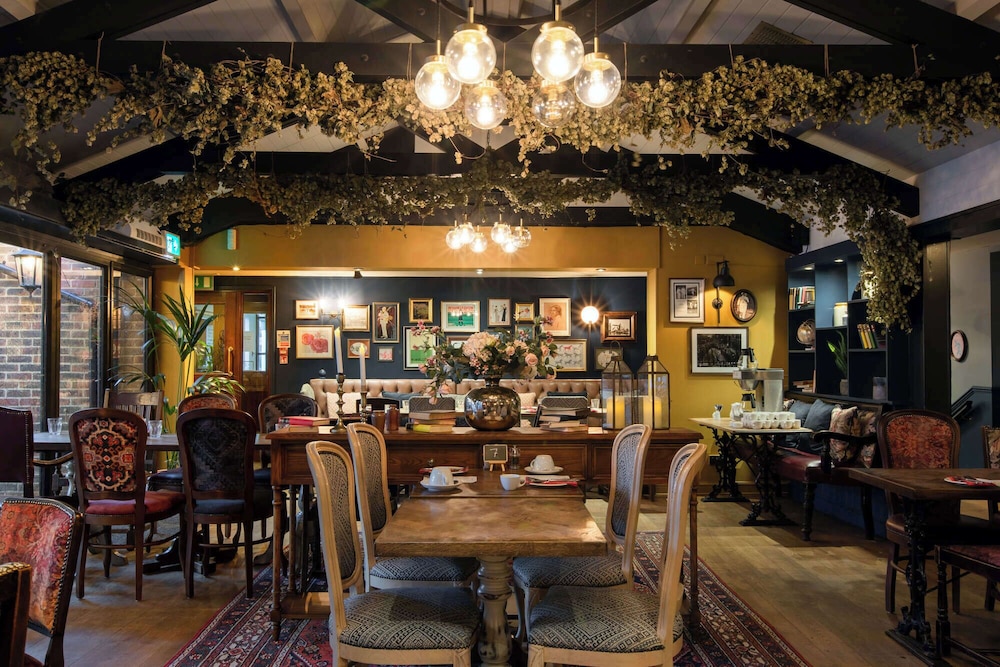 The Rose and Crown Wimbledon 36/50