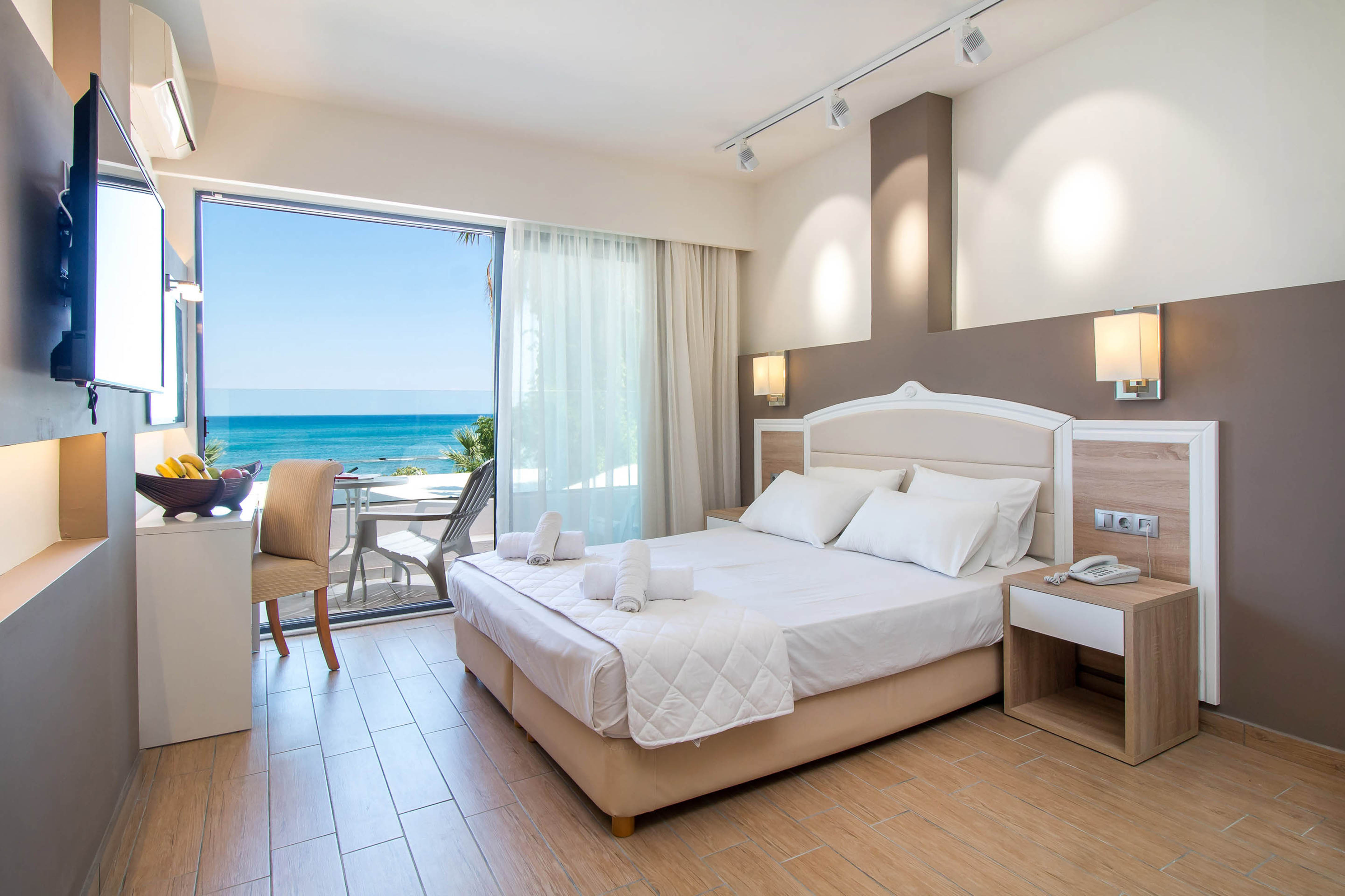 LUXURY, DOUBLE OR TWIN BED, SEA VIEW