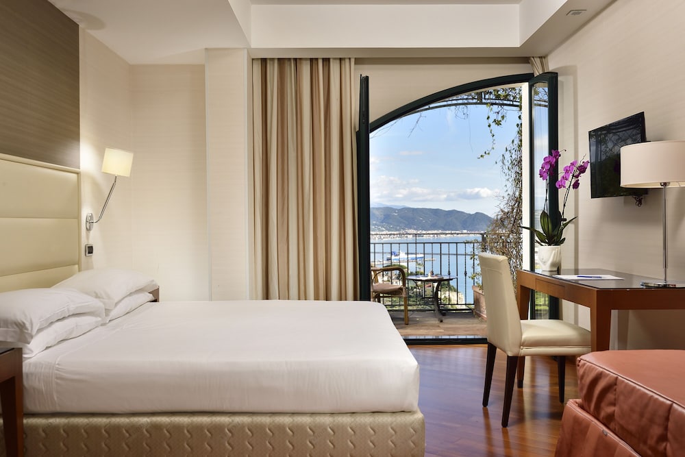 Raito Hotel 77/133
