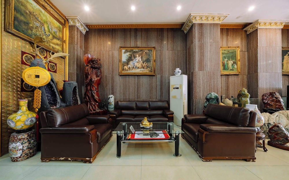 Classic Hoang Long Hotel 39/65