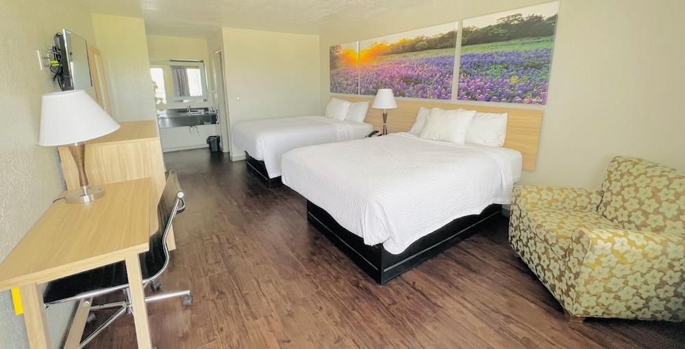 غرفة ديلوكس بسريرين كوين، Days Inn By Wyndham Canton 9/10