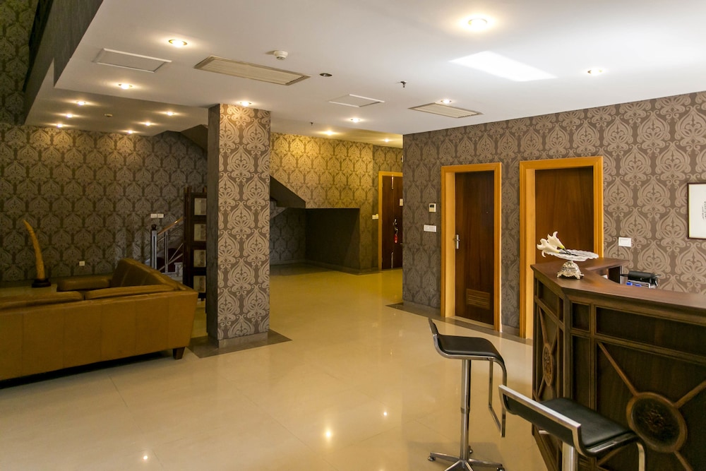 Lagos Oriental Hotel 4/74