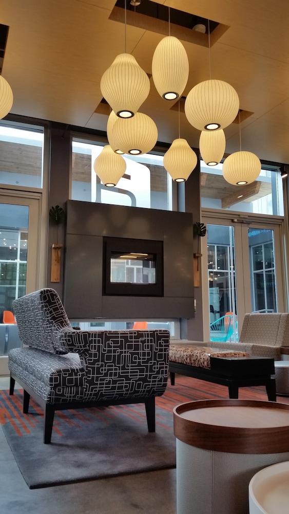 ALOFT RALEIGH DURHAM AIRPORT BRIER CREEK 32/48