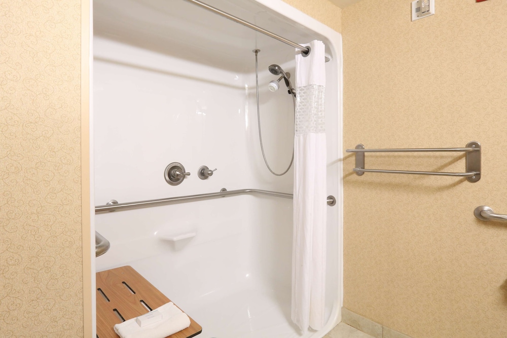 Hampton Inn & Suites Tomball Houston NW 23/86