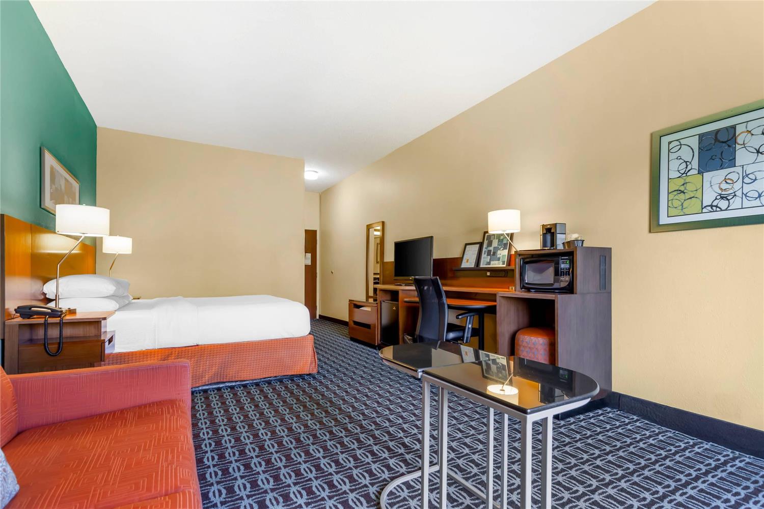 Comfort Inn & Suites Green Bay Stadium Area 7/18