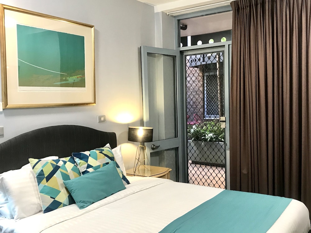 Mariners Court Hotel 25/55