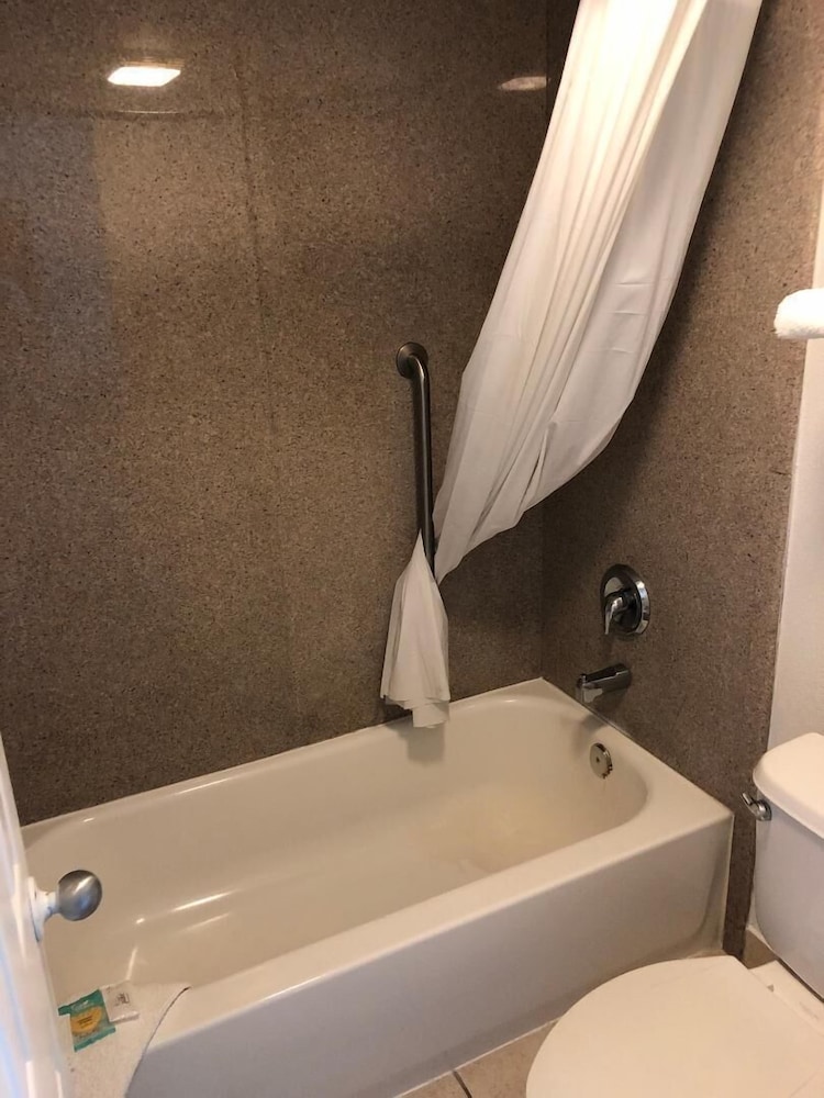 Budget Inn Cocoa 42/45