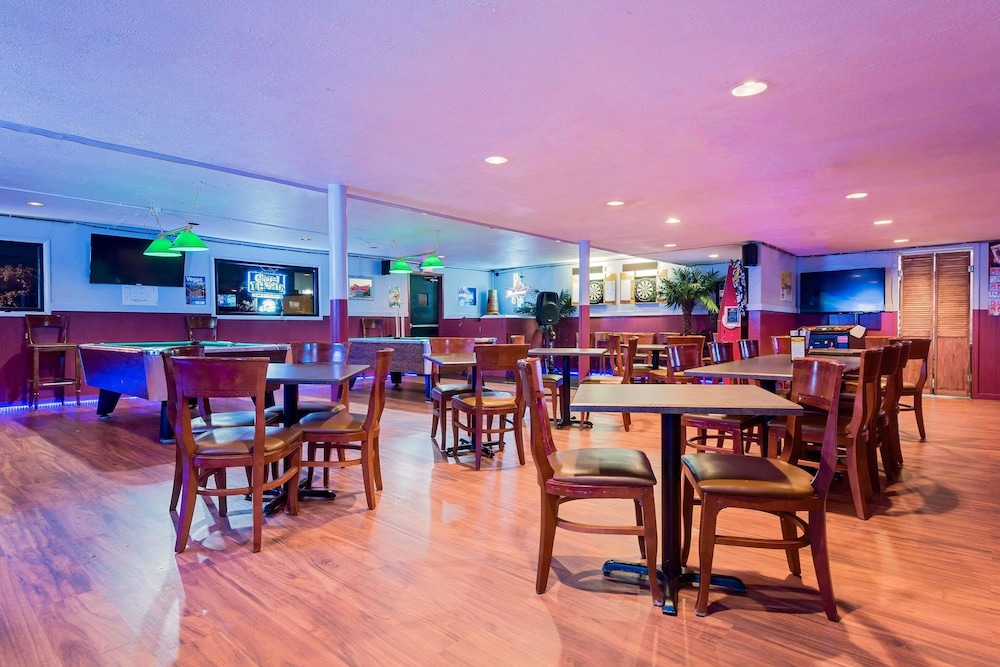 Ramada by Wyndham Cleveland Airport West 30/35