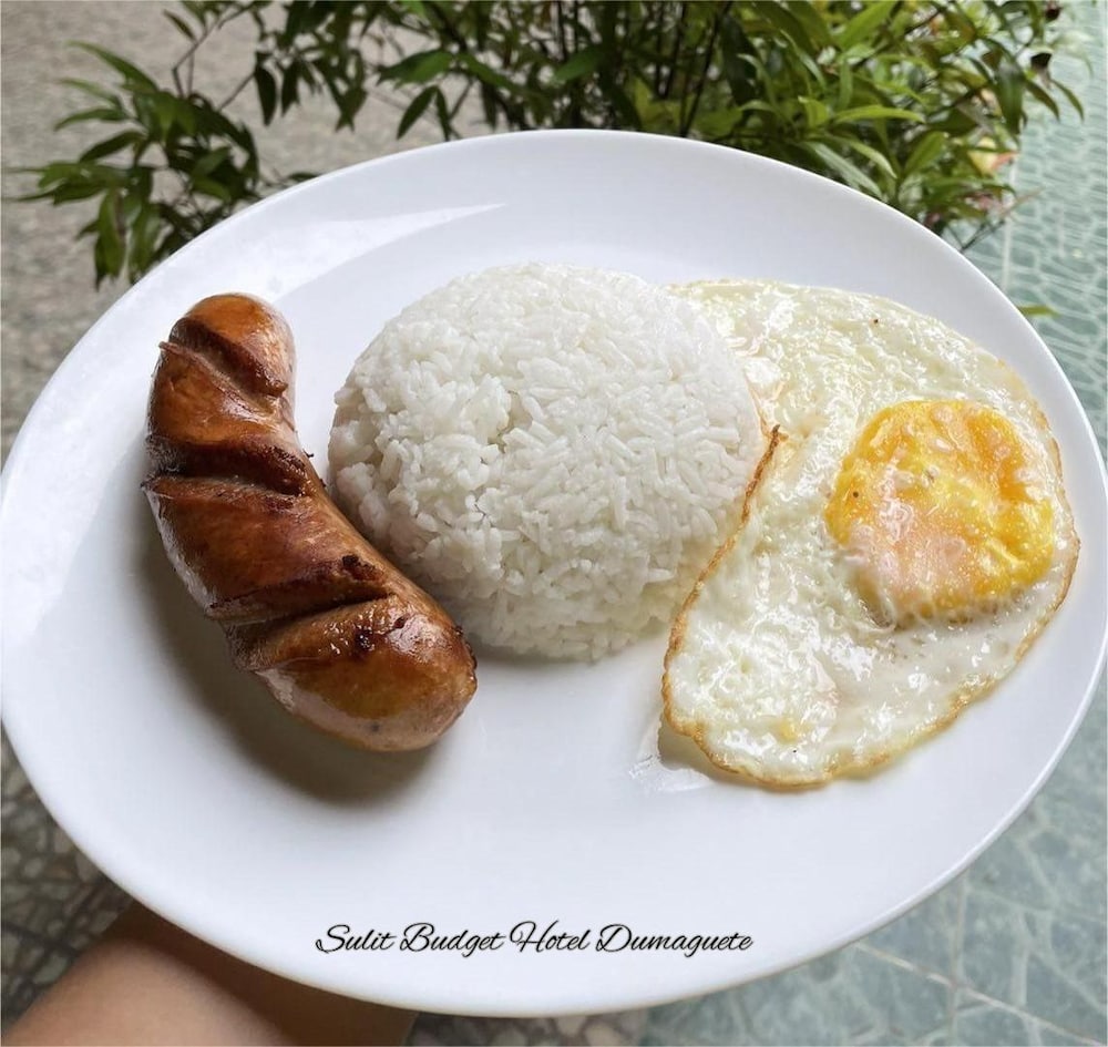 Sulit Budget Hotel 21/24