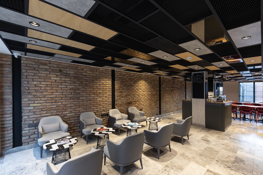 AHG Atlas Hotel 32/41