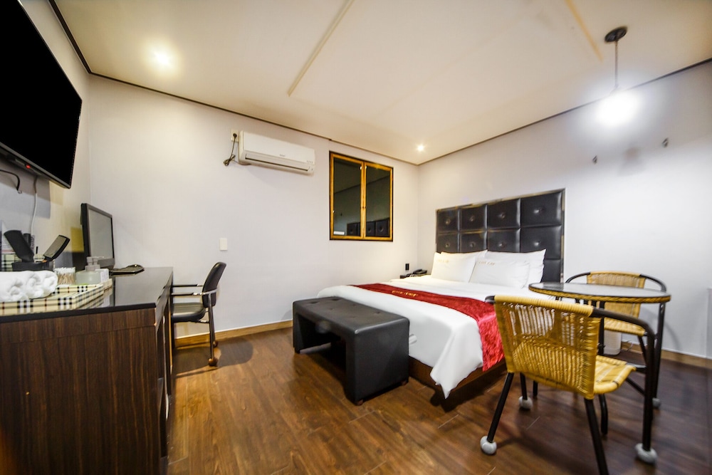 Chakan Hotel 40/62