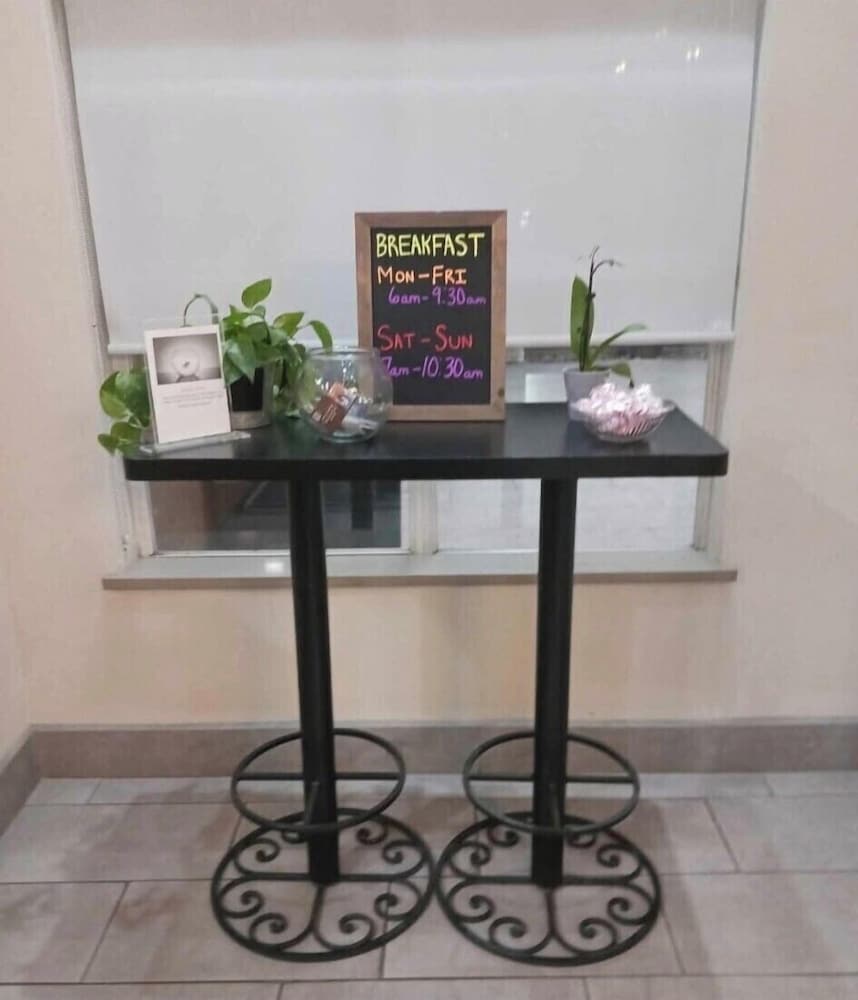 Country Inn & Suites by Radisson Harlingen, TX 10/67