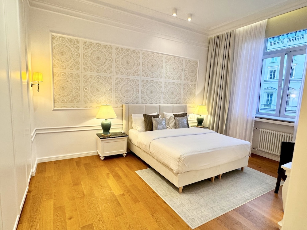 Luxury Apartments Mondrian Market Square 17/50