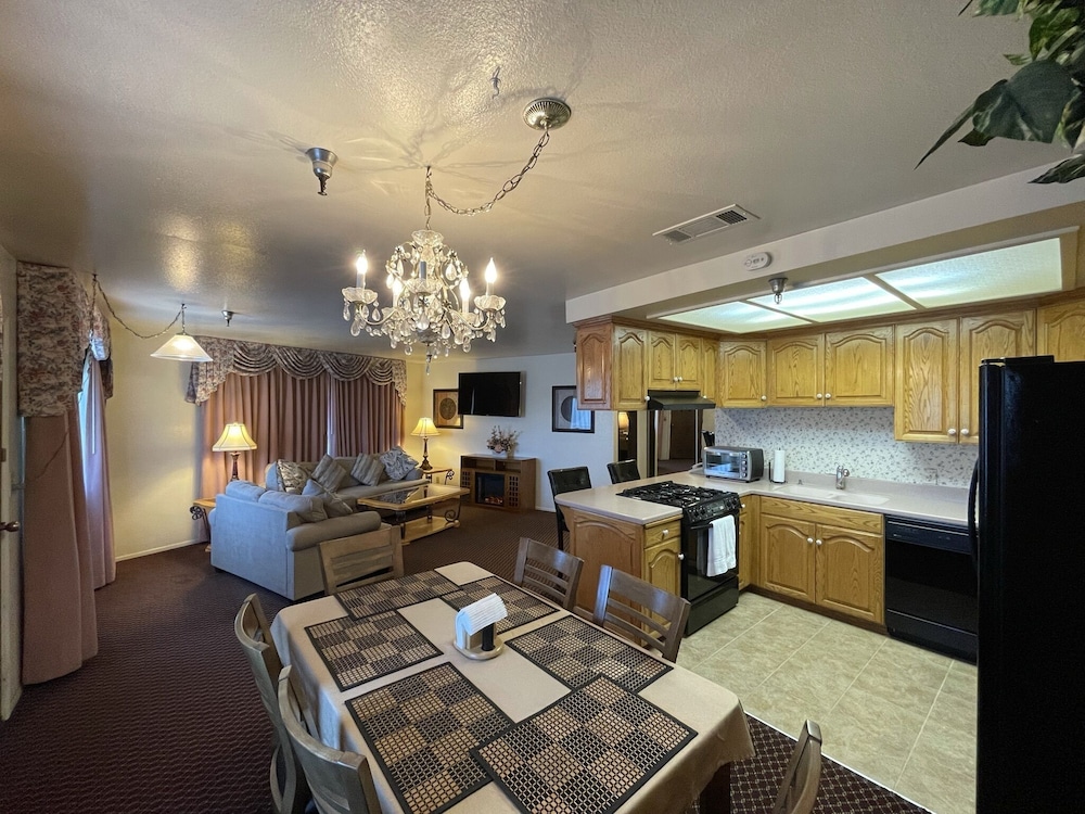 Oakridge Inn 46/53