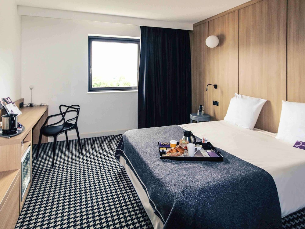 MERCURE TOURS SUD 31/77