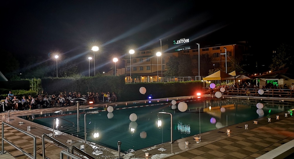 Ancora Sport Hotel 48/50