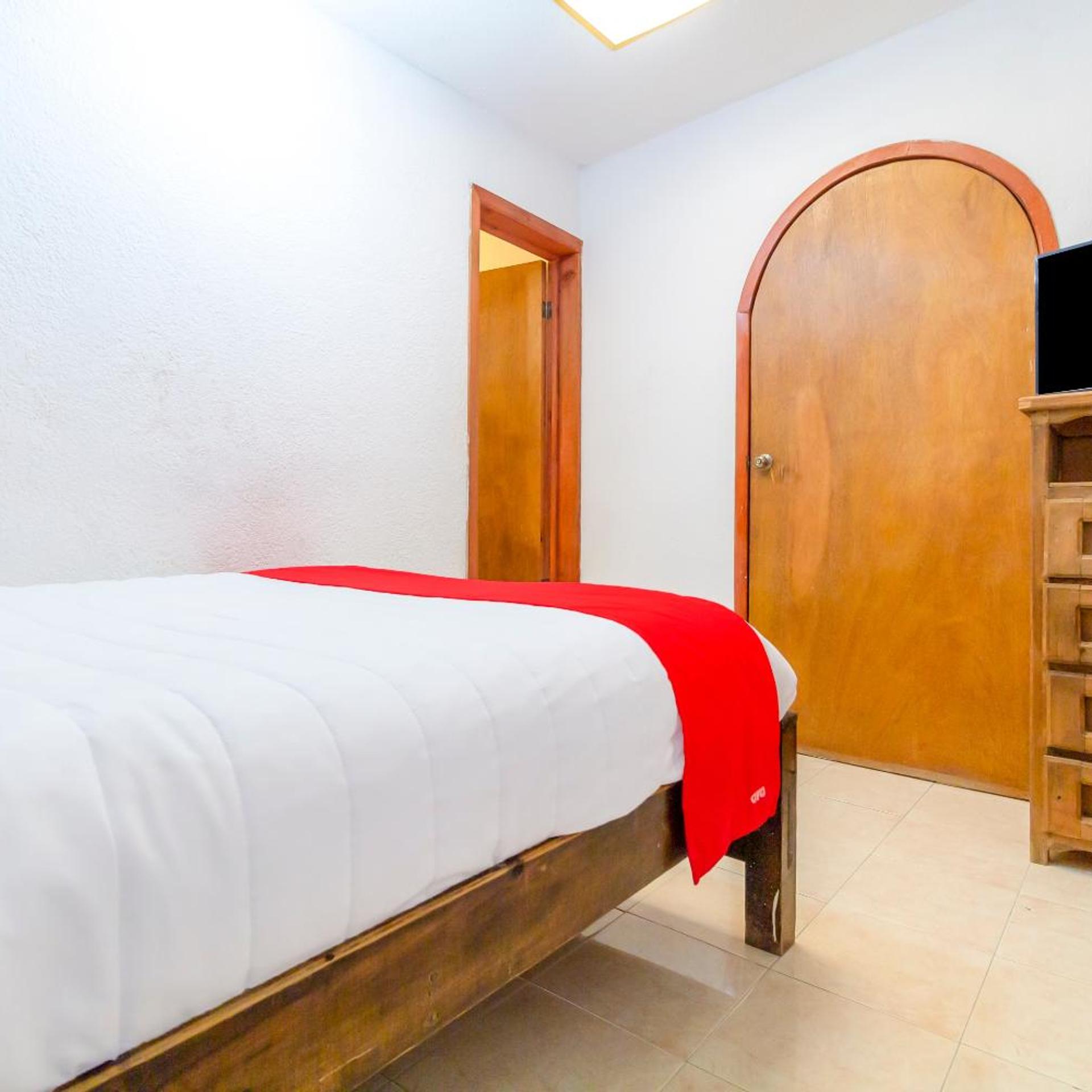 غرفة سوبيريور، OYO Hotel Las Nubes,Mercado de Dulces y Artesanias Ambar 4/6