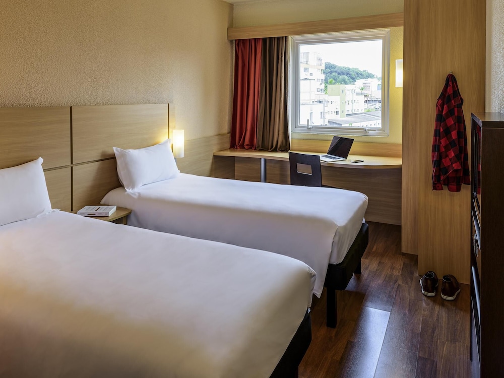Ibis Blumenau 24/66