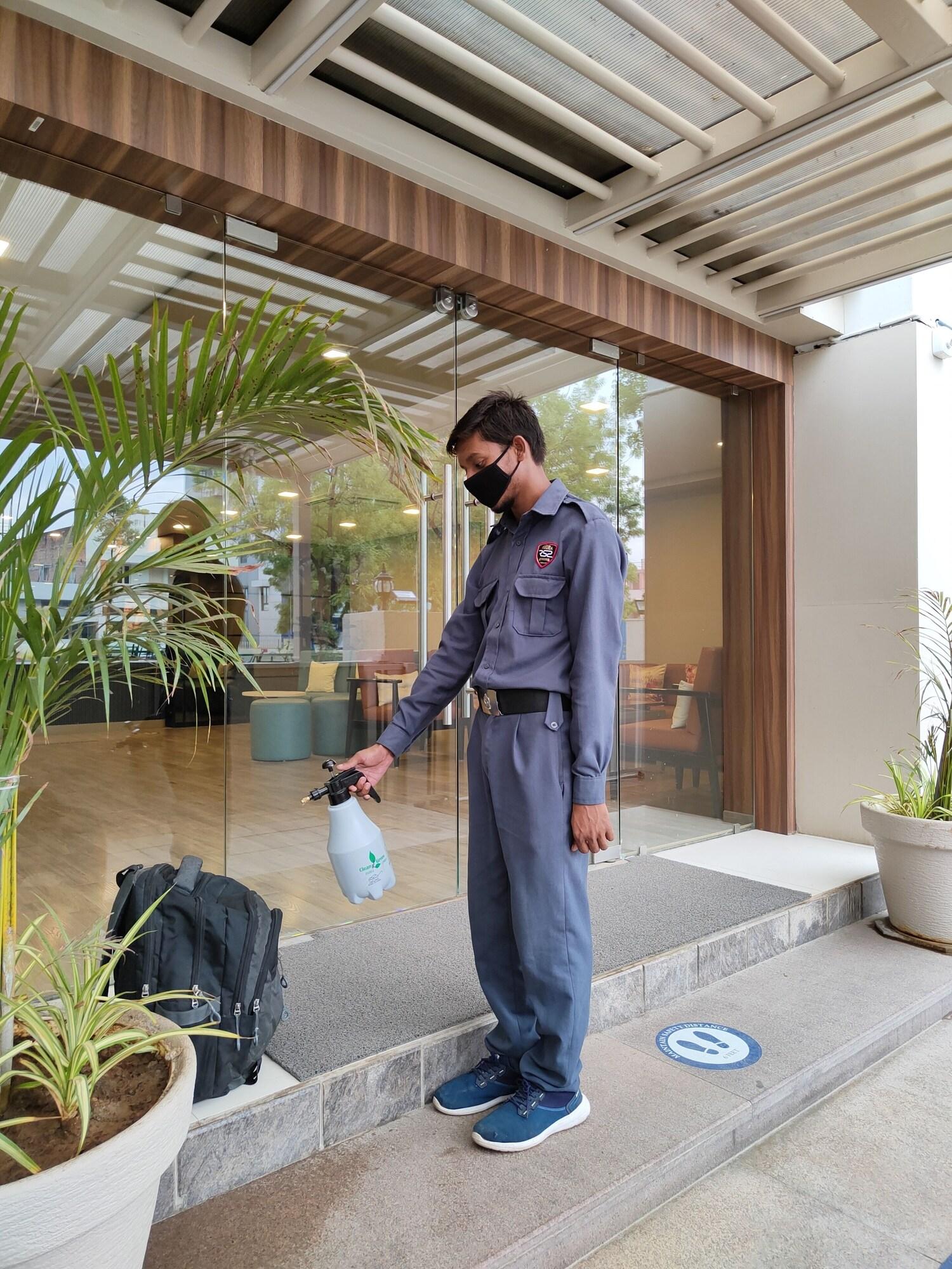 Kanak Beacon Hotel Ahmedabad 9/41