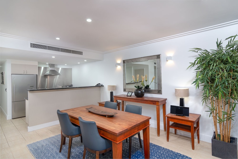 Mandalay Luxury Beachfront Apartments 49/59