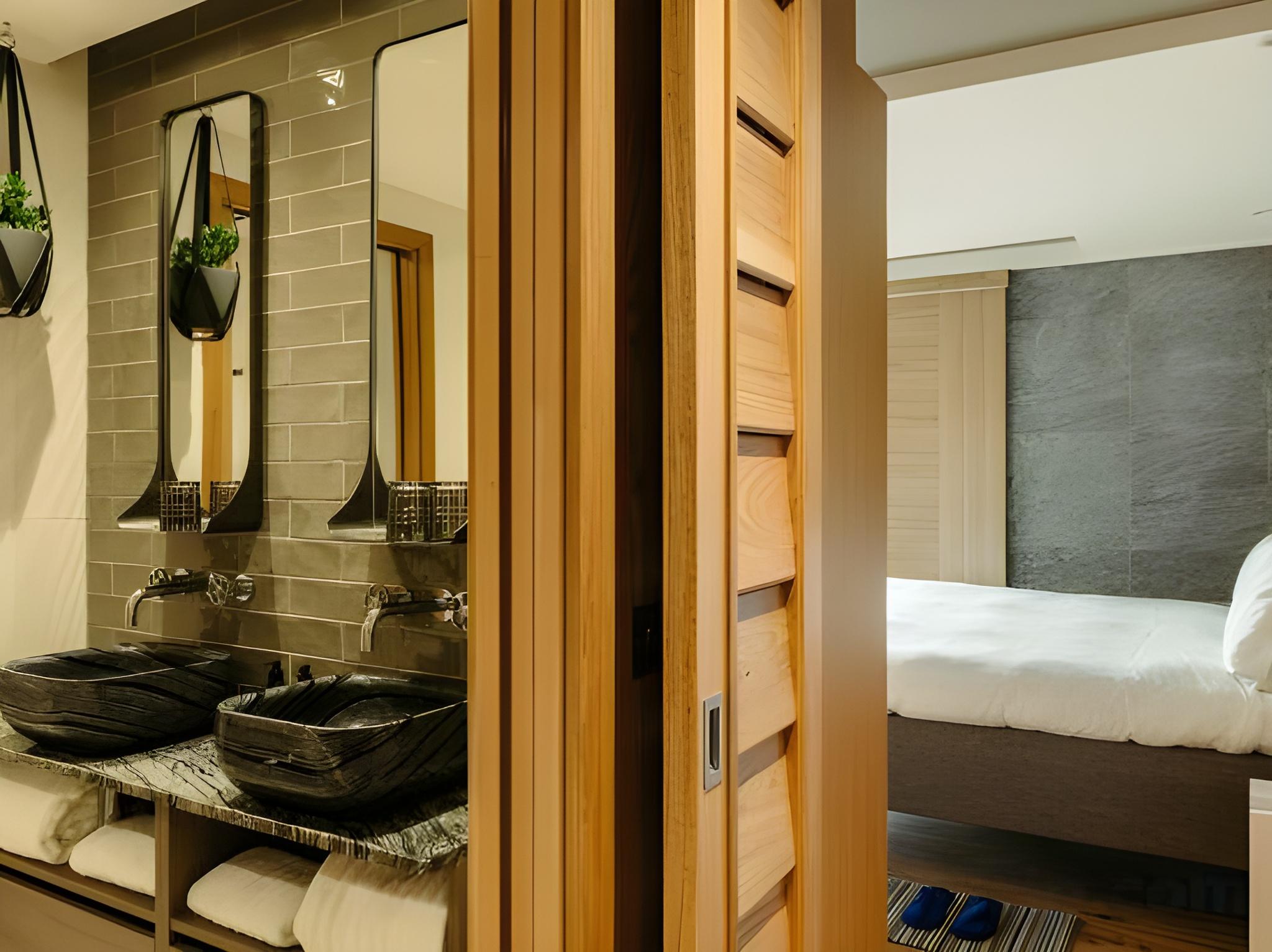 Roomy, Bathtub