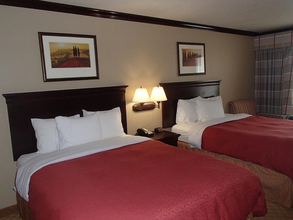 Comfort Inn & Suites Galveston Central Island near Pier 10/28