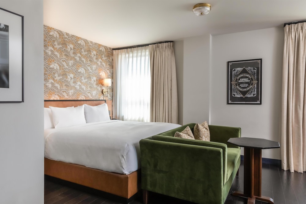 Premier, King Bed