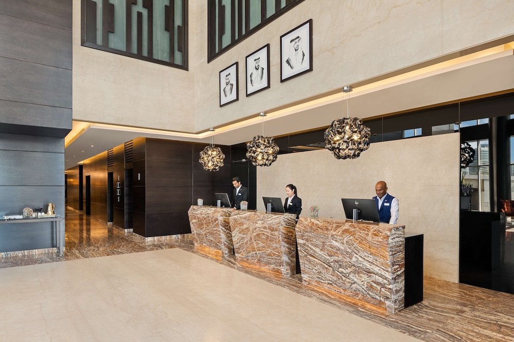 Radisson Blu Dubai Canal View 11/75