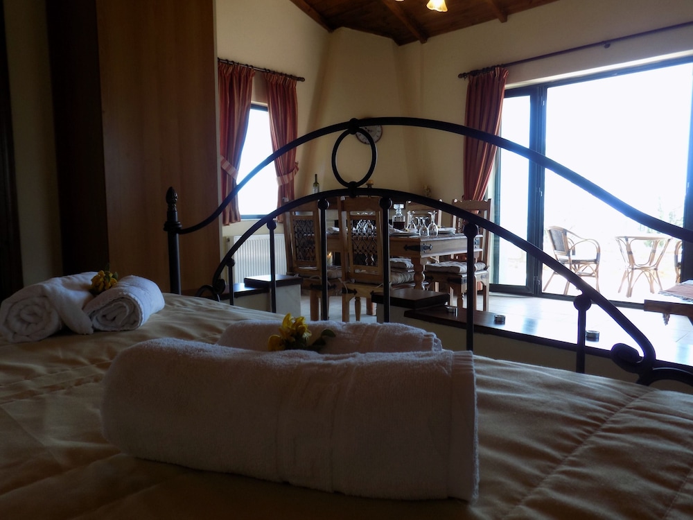 Aetovigla Guest Houses 6/30