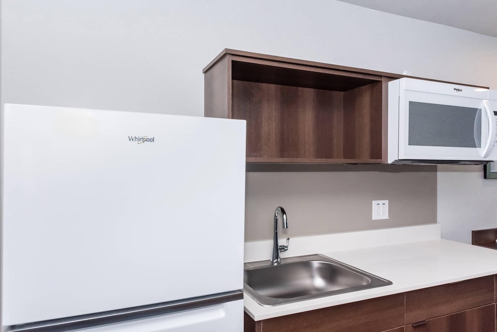 WoodSpring Suites Buford near Mall of Georgia-Lake Lanier 56/57