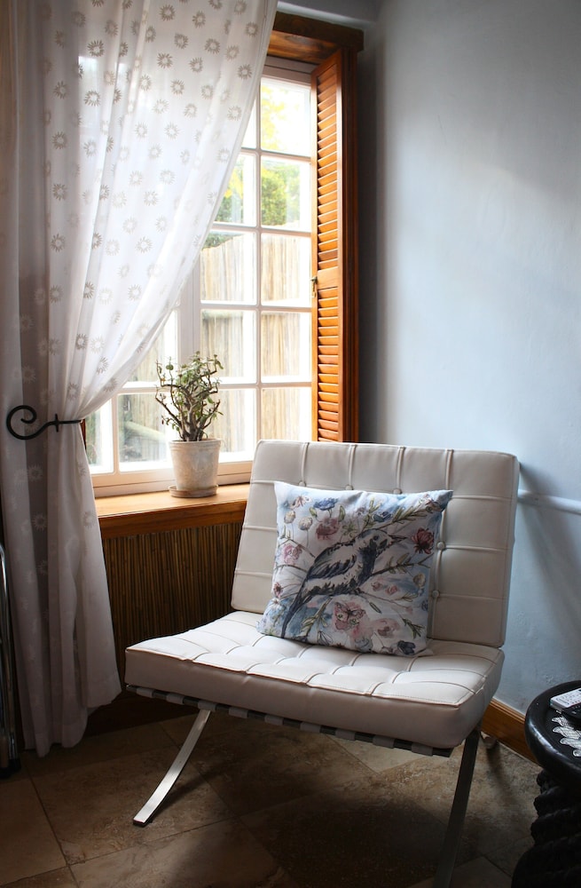 Rothman Manor Guest House 15/50
