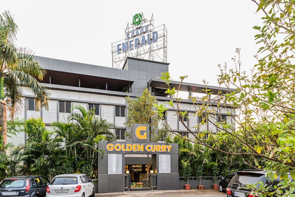 Treebo Grand Emerald Pune 1/50