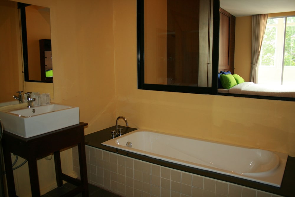 Sabye Bangkok Hotel 73/75